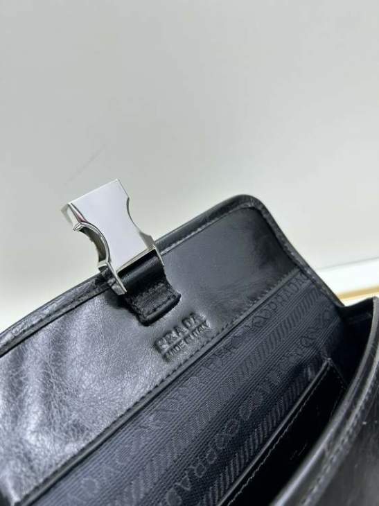 Picture of Prada Handbags _SKUfw172741140fw